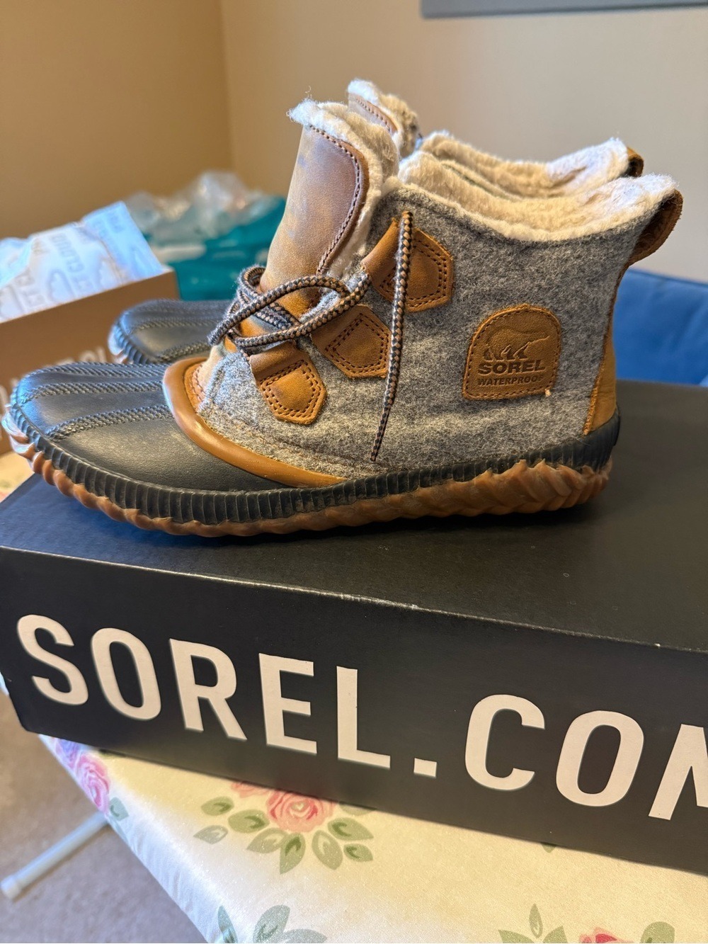 Sorel Women’s Out N About Plus Boot Gray & Brown - Picture 4 of 7